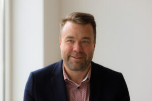 Kelly Askew, Accenture
