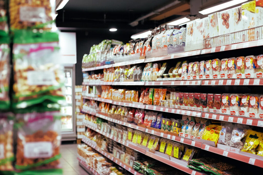 Ocado was the fastest growing retailer in Britain for the 12 weeks to 17 March 17 as it reaped the rewards of a sustained voucher campaign which helped attract customers.