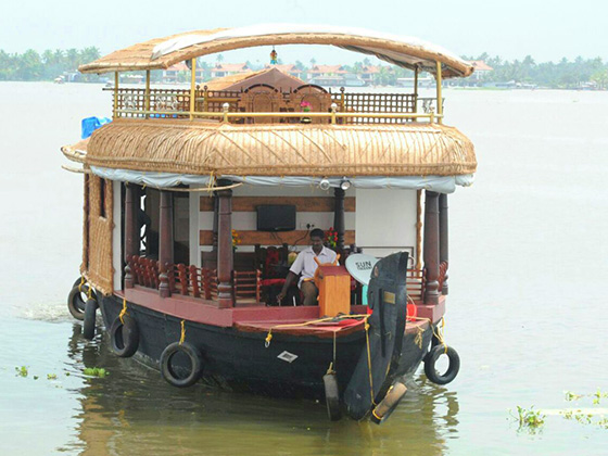 One Room Premium Houseboat